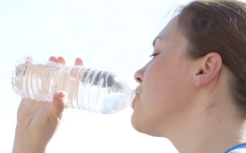 乳房腫塊手術(shù)后吃什么好 一定要補(bǔ)水