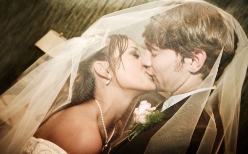 女人多少歲結(jié)婚？看數(shù)據(jù)來說話