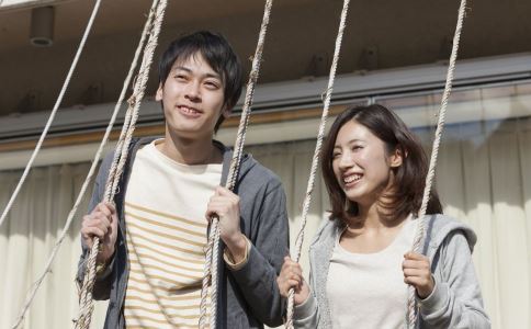 如何邀請喜歡的女孩出來玩 男追女攻略