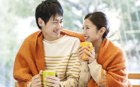如何邀請喜歡的女孩出來玩 男追女攻略