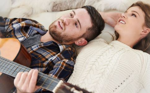 怎么給女朋友安全感 下面仔細(xì)看