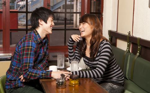 什么時候和女生聊天好 和女生聊天的最佳時間段