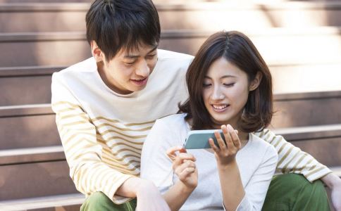 女生約會的時候怎樣說話比較有魅力 男生喜歡什么樣的女生