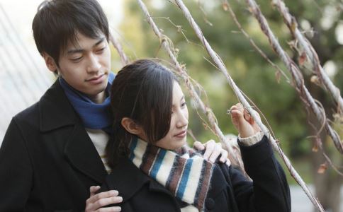 怎么樣聊天讓女生對你感興趣 男生應該如何聊天