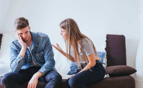 當(dāng)夫妻感情不和會出現(xiàn)哪些征兆