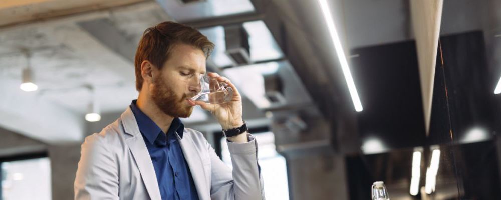 男性尿酸偏高的原因 對癥改善別驚慌