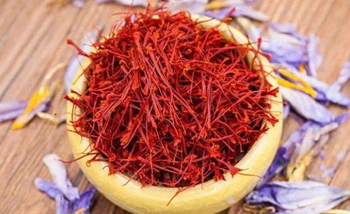 女性經(jīng)期能不能喝藏紅花 本文盤(pán)點(diǎn)經(jīng)期喝藏紅花的影響