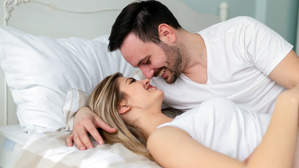 如何挑逗靦腆女孩 挑逗靦腆女孩的調(diào)情助性方法