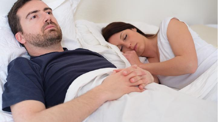 男人性生活硬不起來(lái)怎么回事 三大原因?qū)е掠膊黄饋?lái)