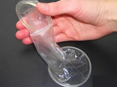 女用避孕套應該怎么使用 女用避孕套使用起來怎么樣