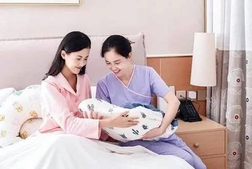 坐月子可以上網(wǎng)嗎 坐月子上網(wǎng)需要注意什么