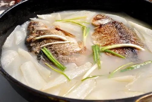 鯽魚湯怎么燉好喝又營(yíng)養(yǎng) 鯽魚湯的做法是什么