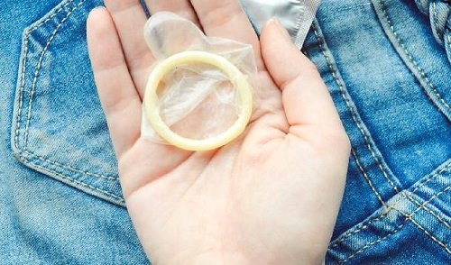 女用安全套要怎么使用 女用安全套的優(yōu)缺點(diǎn)是什么